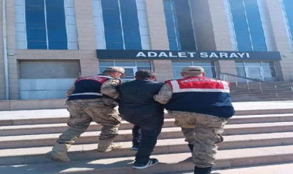 Van’da ’şok ev’ baskını; 42 kaçak göçmen ile 1 organizatör yakalandı