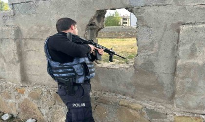 Yüksekovada metruk binalarda uyuşturucu içenler arandı