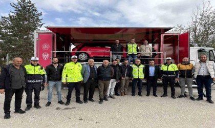 Yüksekovada simülasyon tırına yoğun ilgi