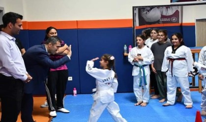 Yüksel, eğitimlerini sürdüren gençleri ziyaret etti