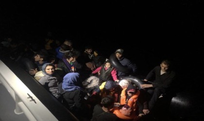 Yunan unsurlarınca ölüme terk edilen 46 kaçak göçmen kurtarıldı