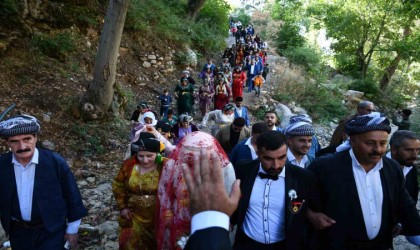 Yüz yıllık düğün geleneğinde gelin ve damada 4,5 milyon takı