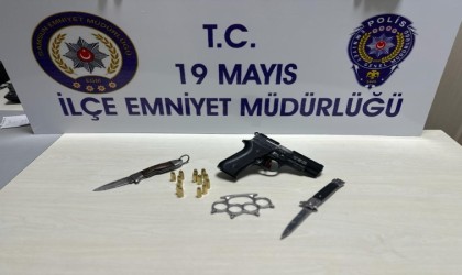 19 Mayıs ilçesinde 3 araçta silah ele geçirildi