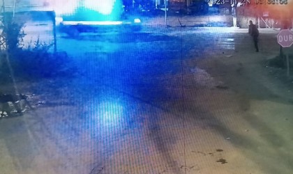 2 kişinin öldüğü kaza anı güvenlik kamerasına yansıdı