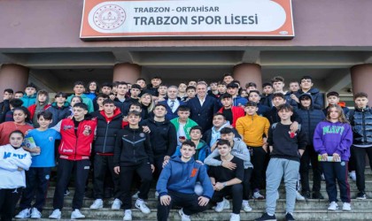 Abdullah Avcıdan Öğretmenler Günü ziyareti