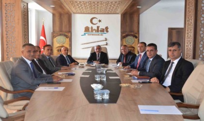 Ahlatta milli eğitim müdürleri toplantısı yapıldı