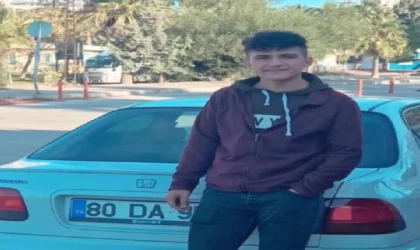 Alkollü sürücünün kullandığı otomobil kamyonla çarpıştı: 2 ölü/ Ek fotoğraflar