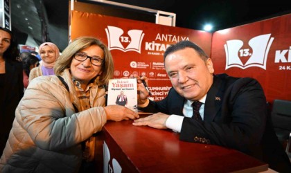 Antalya Kitap Fuarında ilk gün heyecanı