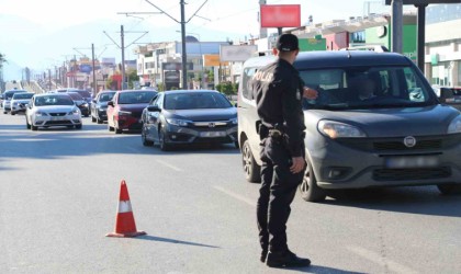 Antalyada şok yol uygulamalarında bin 263 şahıs sorgulandı