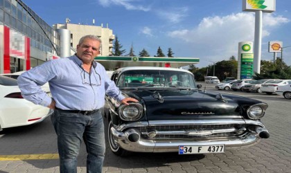 Aracını kullanmak için evine adeta koşarak gidiyor