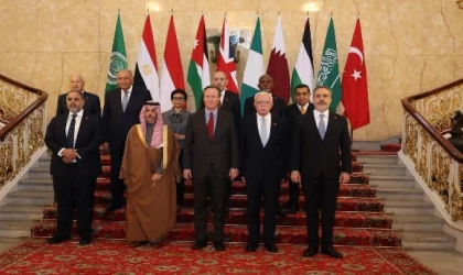 Bakan Fidan, Londra’da İngiliz mevkidaşı Cameron ile görüştü