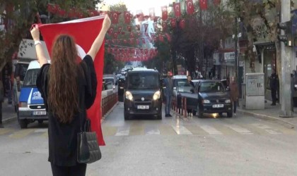 Balıkesirde 9.05te saygı duruşu