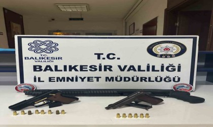 Balıkesirde polis 11 aranan şahsı yakaladı
