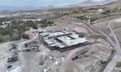 Başkan Büyükkılıç, Yeşilay Uyuşturucuyla Mücadele Rehabilitasyon Merkezini İnceledi