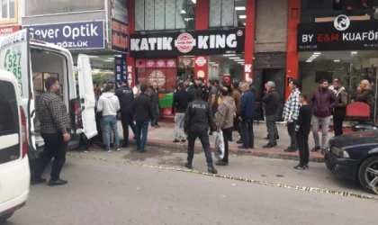 Bir ay önce boşandığı eşini restoranda yemek yerken öldürdü (2)