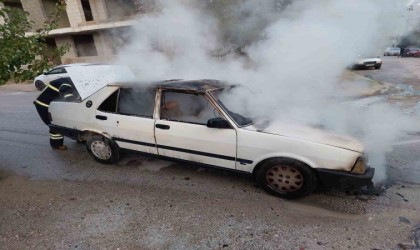 Burdurda seyir halinde iken yanan otomobil kullanılamaz hale geldi