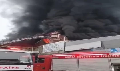 Bursa’da sünger imalathanesi ve deposunda yangın