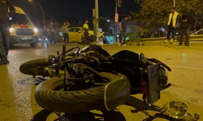 Bursa’da taksi ile motosiklet çarpıştı: 6 yaralı
