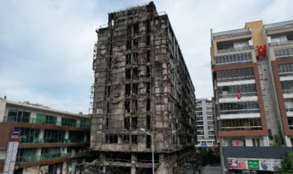 Bursa’da yanan iş merkezi, dron ile görüntülendi