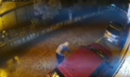 Bursadaki iş merkezi yangını güvenlik kamerasına yansıdı