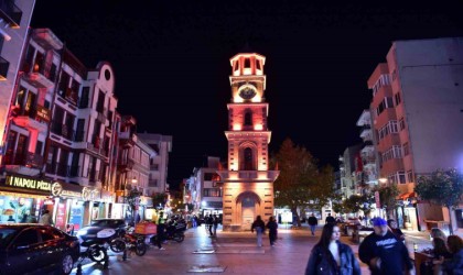 Çanakkalenin sembolleri farkındalık için turuncu yandı