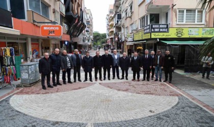Çimentepe Caddesi esnaflarından Başkan Çelike hizmet teşekkürü