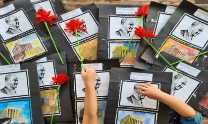 Çocuklar Atatürkü şiirler ve şarkılarla andı