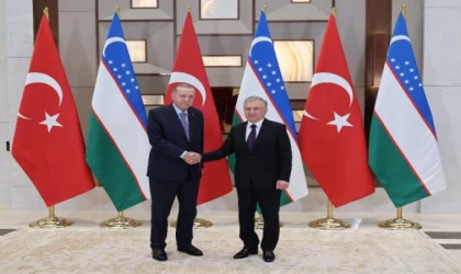 Cumhurbaşkanı Erdoğan, Özbekistan Cumhurbaşkanı Mirziyoyev ile görüştü