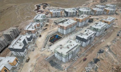 Deprem konutlarında çalışmalar devam ediyor