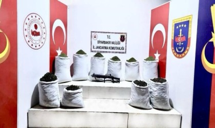 Diyarbakırda 454 kilo esrar ele geçirildi: 3 gözaltı
