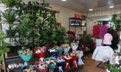 Diyarbakırda çiçekçilerde Öğretmenler Günü yoğunluğu