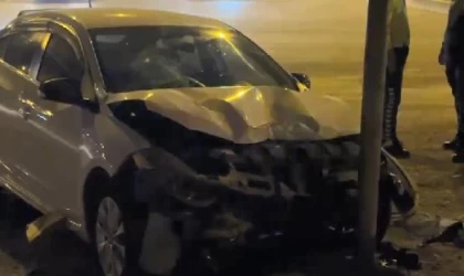 Diyarbakır’da iki otomobil çarpıştı: 5 yaralı / Fotoğraflar