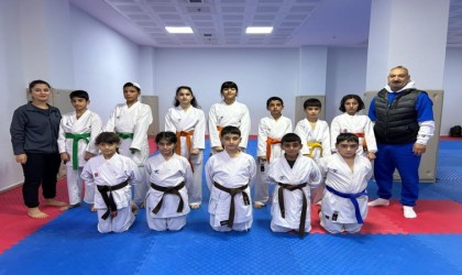Diyarbakırda minikler tekvando ile büyüyor