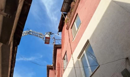 Doğal gaz sobasından çıkan yangın söndürüldü