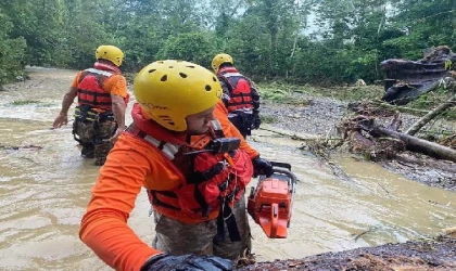 Dominik’te fırtınada ölenler için 3 günlük yas ilan edildi