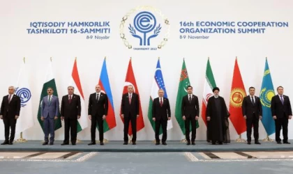 Erdoğan, Ekonomik İşbirliği Teşkilatı aile fotoğrafı çekimine katıldı