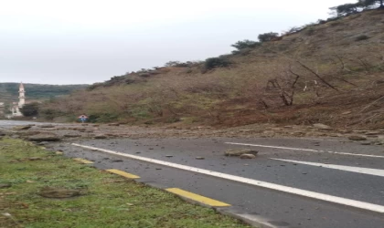 Ereğli-Alaplı yolunda heyelan