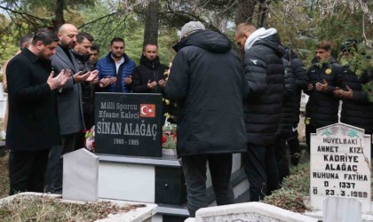 Eskişehirspordan, milli kaleci Sinan Alağaçın kabrini ziyaret