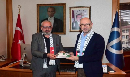 Filistin Yardımlaşma ve Dayanışma Derneğinden, Rektör Erdala teşekkür ziyareti