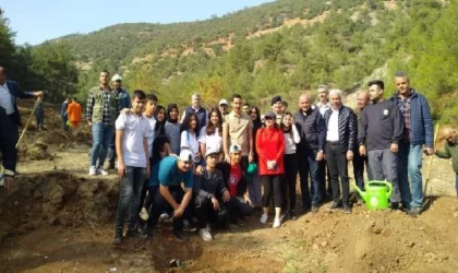 Gaziantep’te, depremde hayatını kaybedenler için 3 bin 985 fidan dikildi