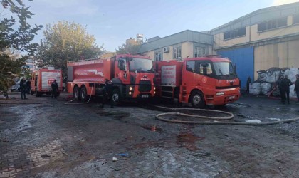 Gaziantepte geri dönüşüm fabrikasında yangın