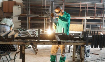 Haliliye Belediyesi ile üretilen banklar hizmete sunuluyor