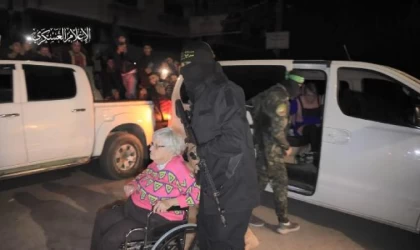 Hamas, serbest bırakılan rehinelerin görüntülerini yayınladı