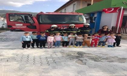 Hatayda minik öğrencilere itfaiye eğitimi