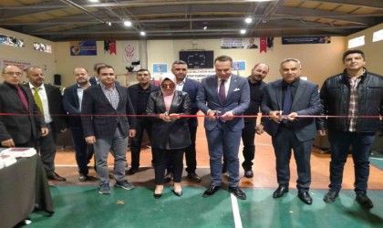 Hatayın Erzin ilçesinde ilk kez kitap fuarı açıldı