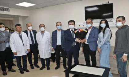 ’Hızlı karaciğer yetmezliği’ tanısı konulan Ferhat’a, kız kardeşi hayat verdi