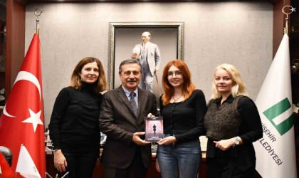 İki Elin Sesi Var Senfoni Orkestrası Öğrencisi Aryadan Başkan Ataça ziyaret