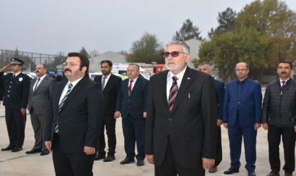 İnönü Atasını saygıyla andı