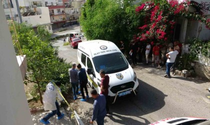 İnşaat boyacısı bekar evinde ölü bulundu