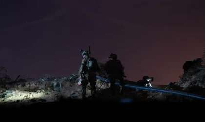 İsrail’den kara operasyonu: Silah depoları hedef alındı